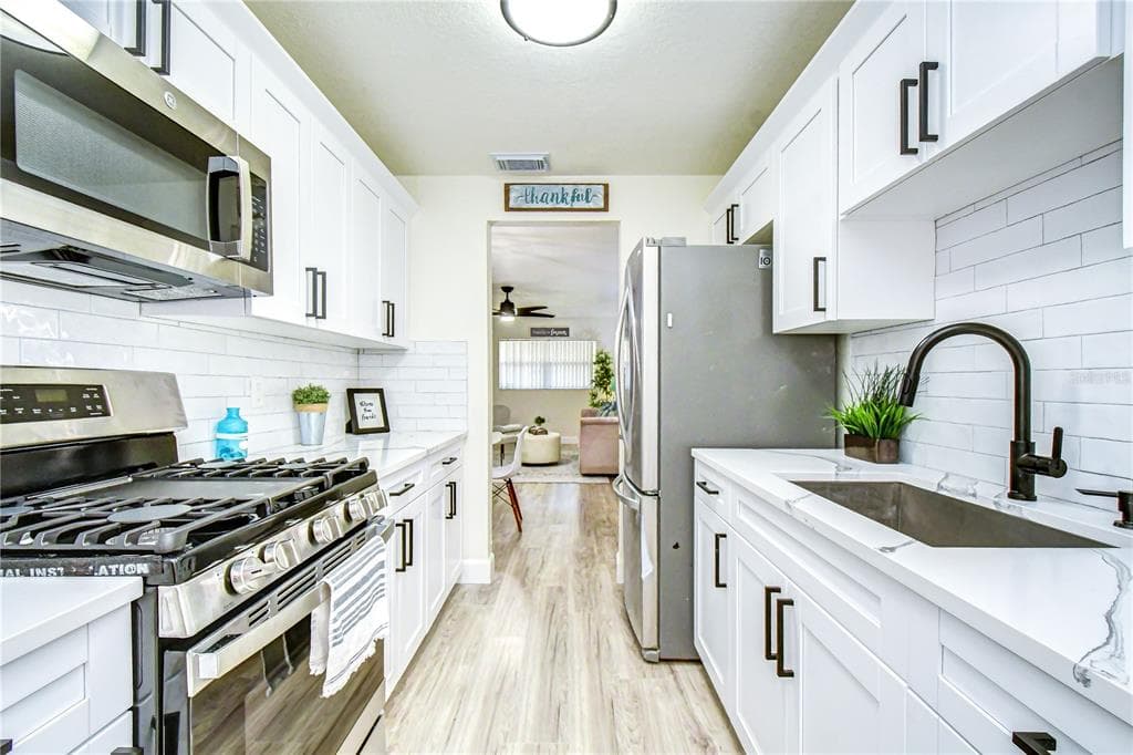 10037 62ND TERRACE N # 5, ST PETERSBURG, FL 33708 — zdjęcie 4