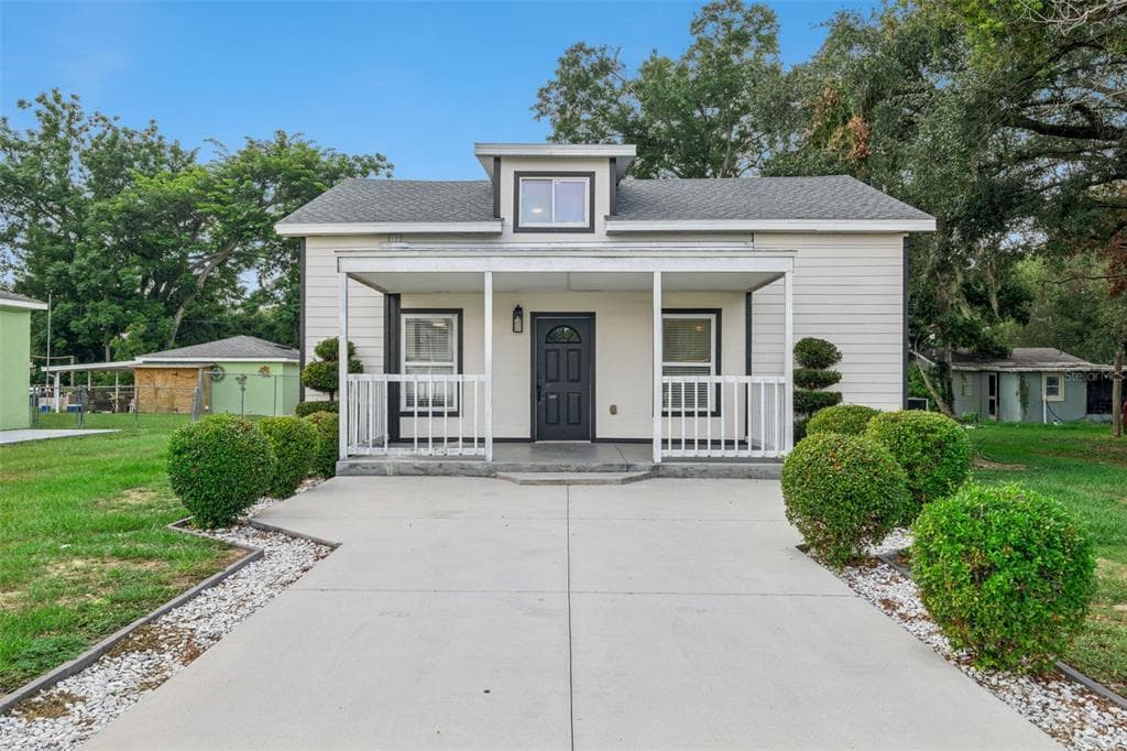 306 S DISSTON AVENUE, MINNEOLA, FL 34715