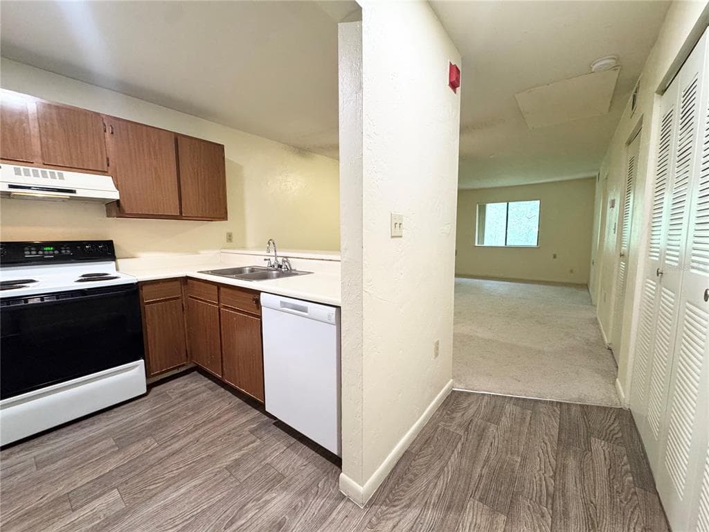 83 SE 16TH AVENUE # E303, GAINESVILLE, FL 32601 — zdjęcie 2