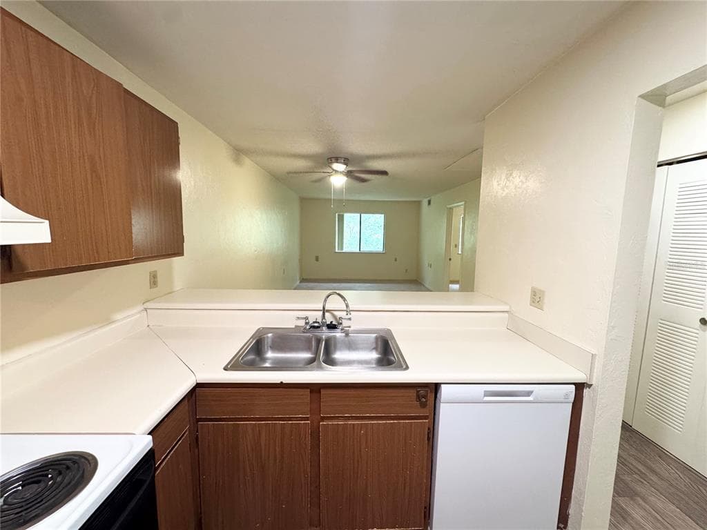83 SE 16TH AVENUE # E303, GAINESVILLE, FL 32601 — zdjęcie 5