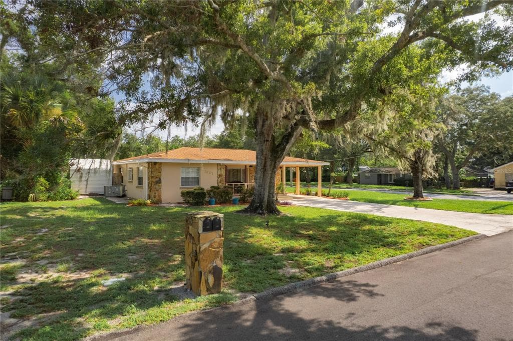1901 E PARIS STREET, TAMPA, FL 33610 — zdjęcie 4