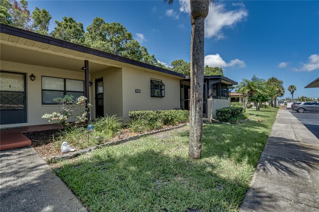 1119 9TH CIRCLE SE # 1119, LARGO, FL 33771