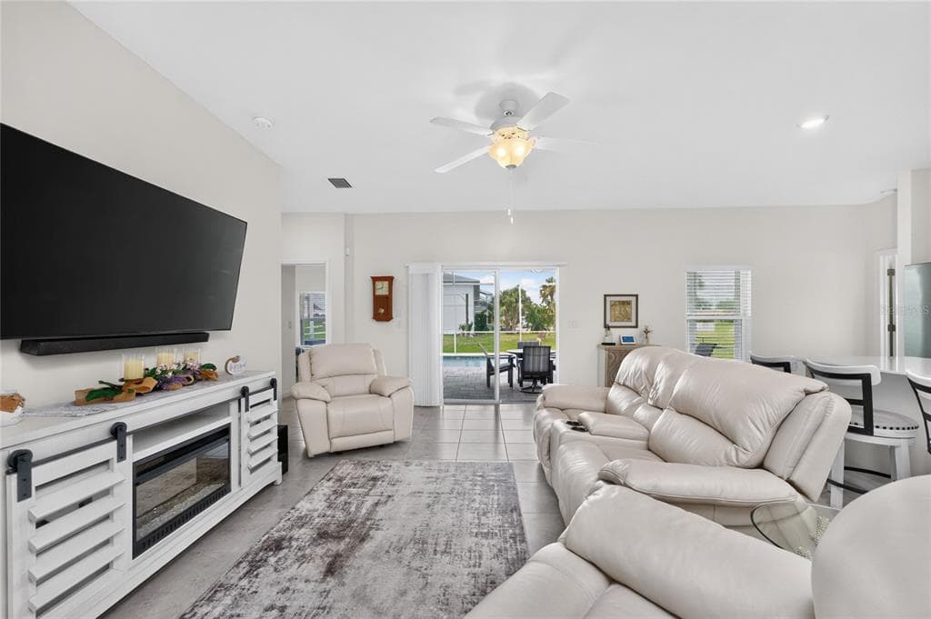 93 MARK TWAIN LANE, ROTONDA WEST, FL 33947 — zdjęcie 4