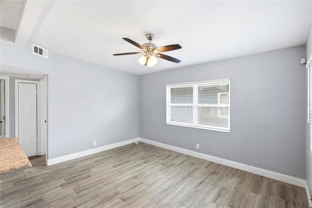 3219 40TH STREET N, ST PETERSBURG, FL 33713 — zdjęcie 4