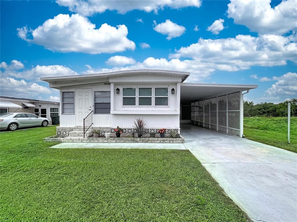 6965 FORT KING ROAD, ZEPHYRHILLS, FL 33541