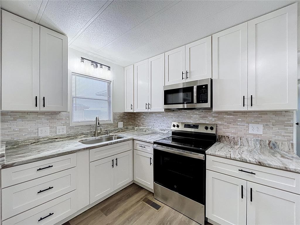 6965 FORT KING ROAD, ZEPHYRHILLS, FL 33541 — zdjęcie 5