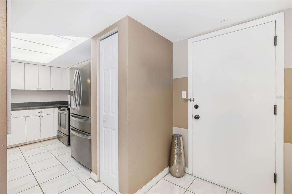 51 ISLAND WAY # 108, CLEARWATER BEACH, FL 33767 — zdjęcie 5