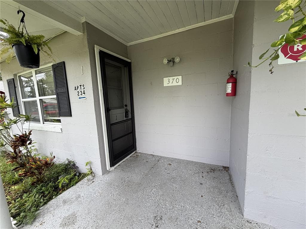 370 3RD STREET NW, LARGO, FL 33770 — zdjęcie 2