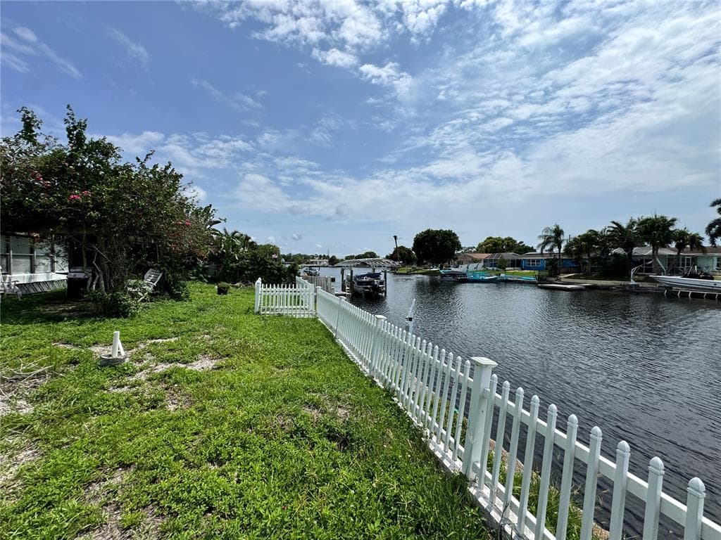 1345 BASSWOOD DRIVE, HOLIDAY, FL 34690 — zdjęcie 4