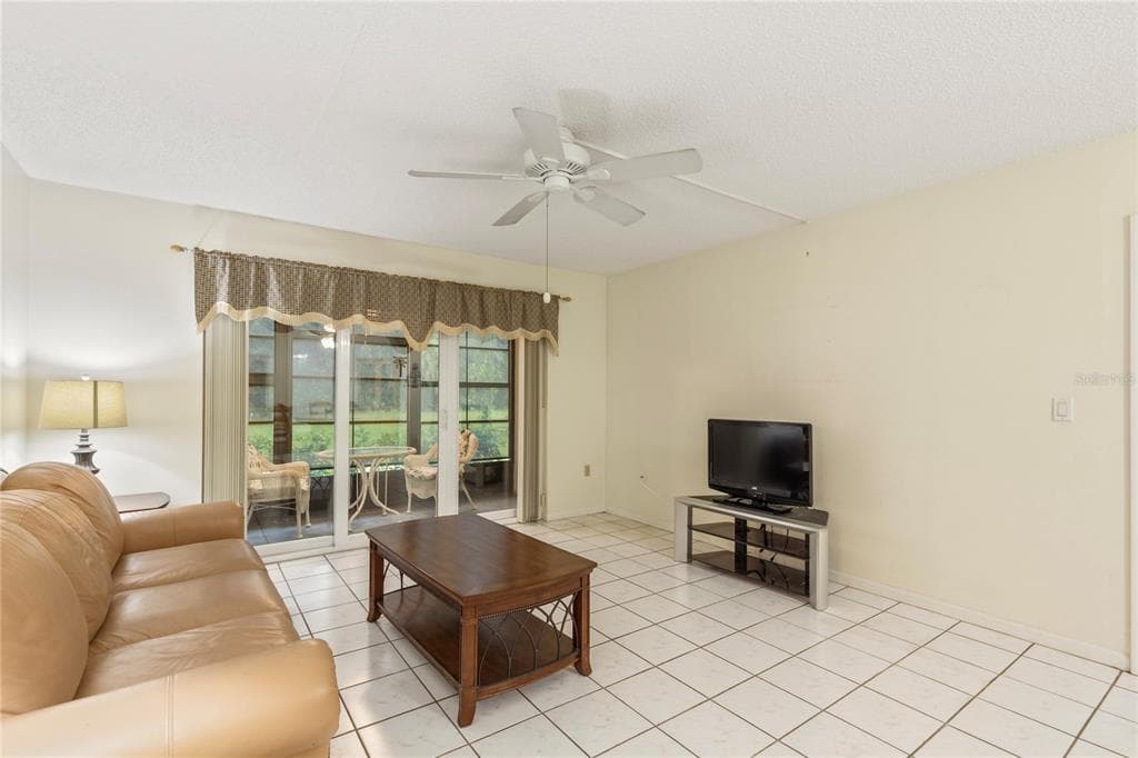 3232 LAKE PINE WAY E # B1, TARPON SPRINGS, FL 34688 — zdjęcie 4