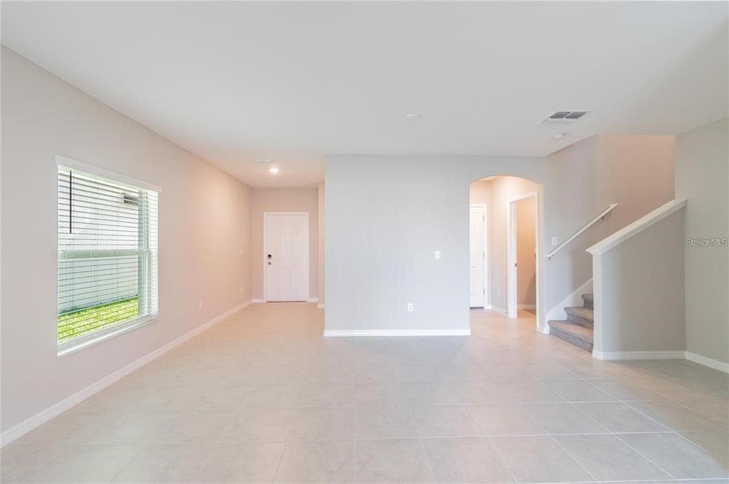 5012 WILD SENNA BOULEVARD, TAMPA, FL 33619 — zdjęcie 2
