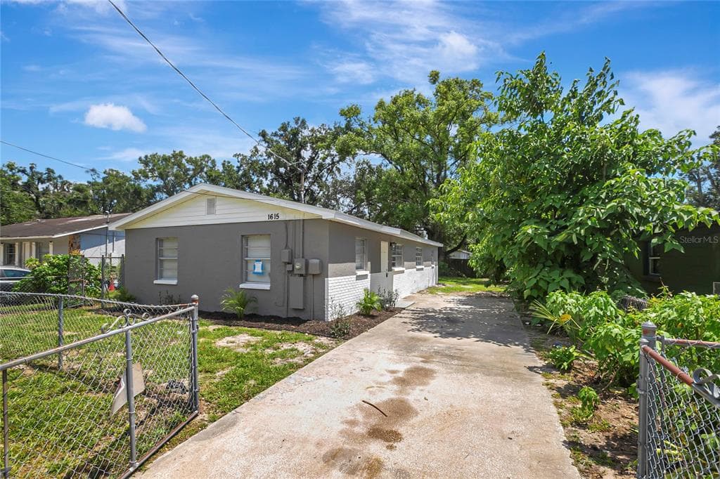 1615 E SITKA STREET, TAMPA, FL 33604