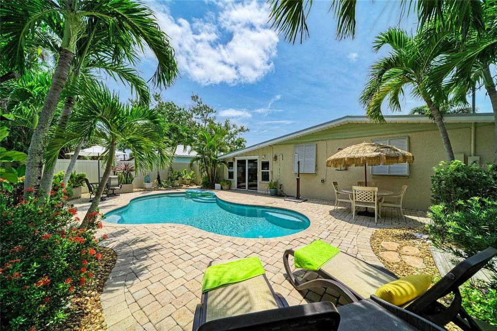 2711 AVENUE C, HOLMES BEACH, FL 34217 — zdjęcie 4