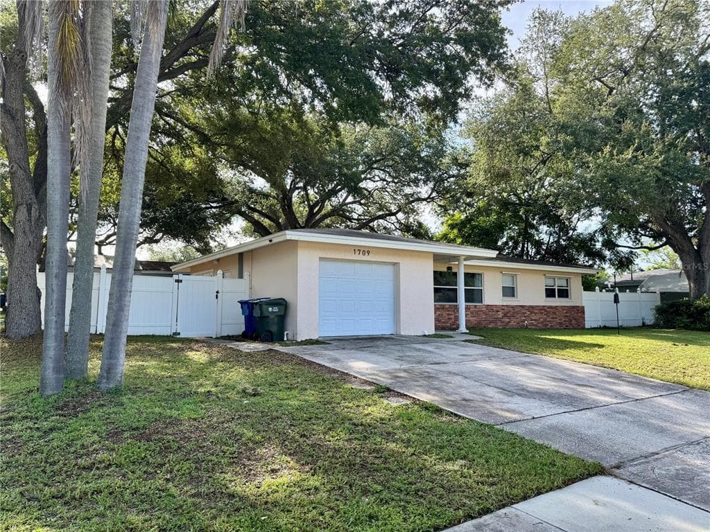 1709 EATON DRIVE NE, CLEARWATER, FL 33756 — zdjęcie 2