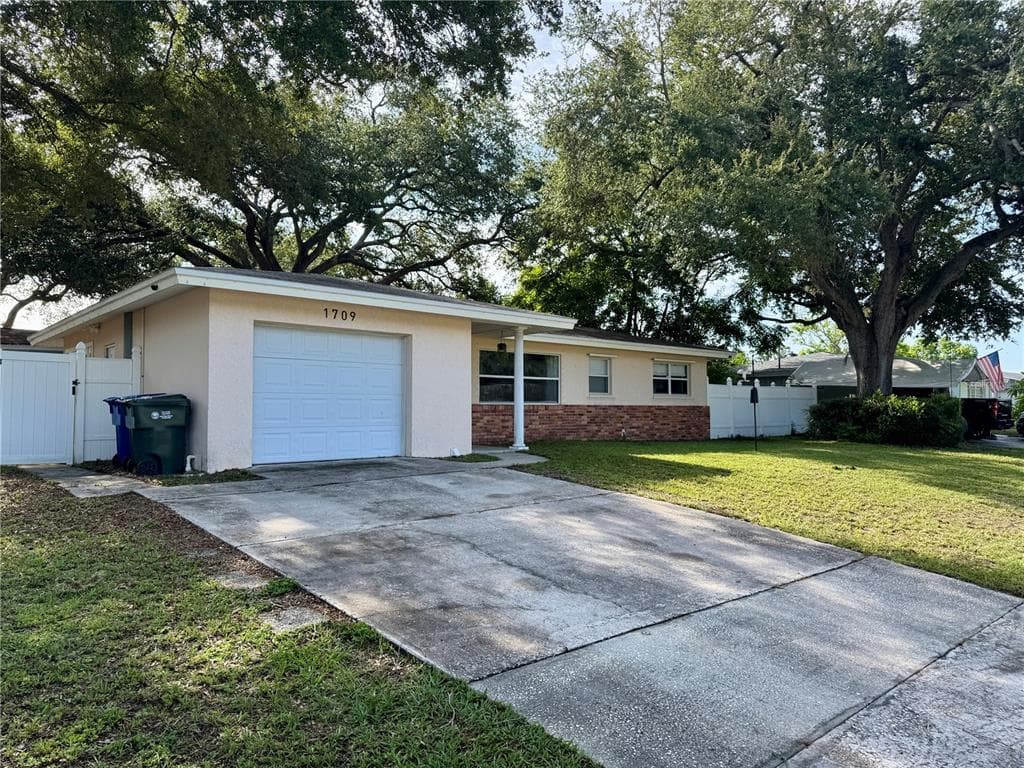 1709 EATON DRIVE NE, CLEARWATER, FL 33756 — zdjęcie 3