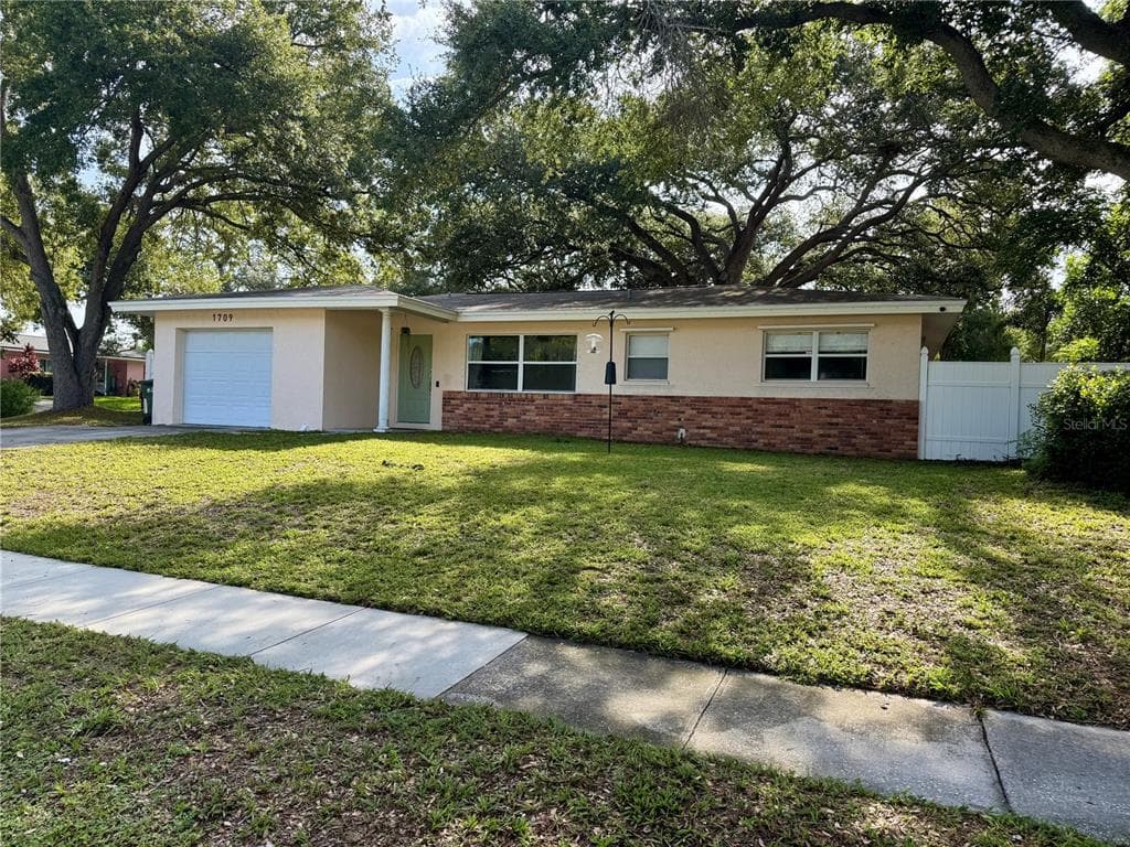 1709 EATON DRIVE NE, CLEARWATER, FL 33756