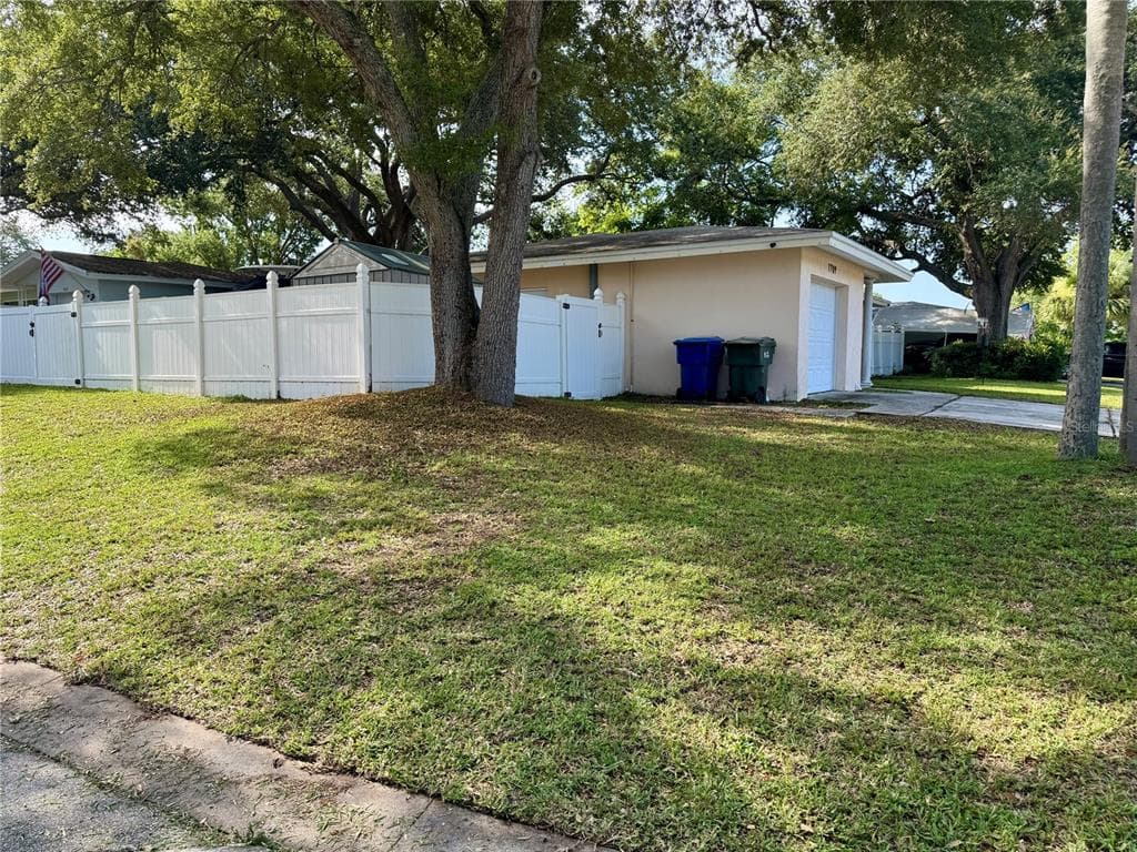 1709 EATON DRIVE NE, CLEARWATER, FL 33756 — zdjęcie 4