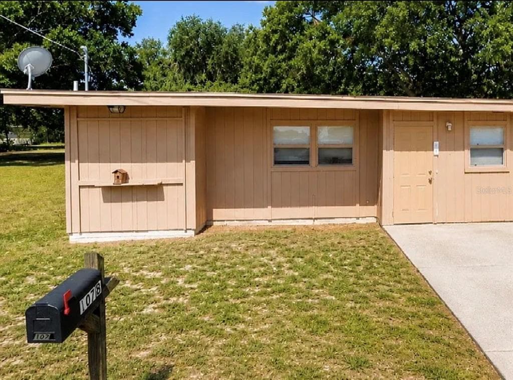 107 LAKE ELIZABETH DRIVE # B, WINTER HAVEN, FL 33884