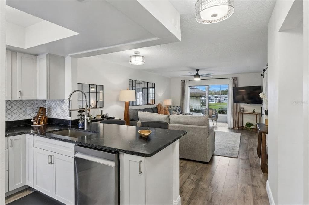 5157 SILENT LOOP # 110, NEW PORT RICHEY, FL 34652 — zdjęcie 3