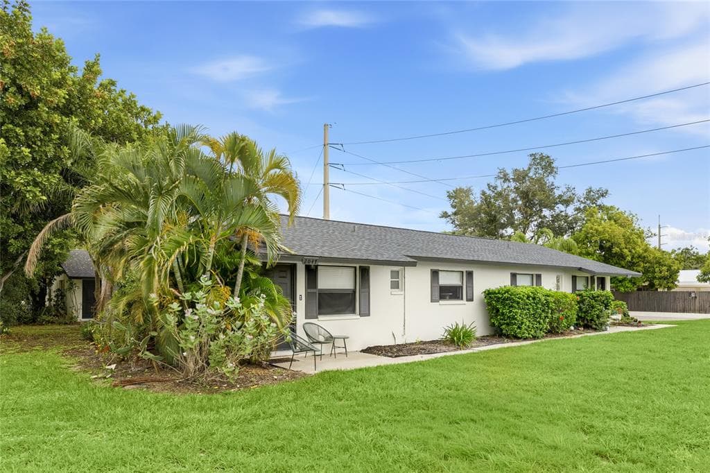 2047 & 2051 FIESTA DRIVE, SARASOTA, FL 34231 — zdjęcie 4