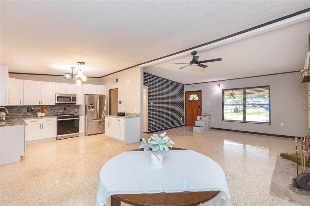 8813 FLAME VINE AVENUE, SEMINOLE, FL 33777 — zdjęcie 5