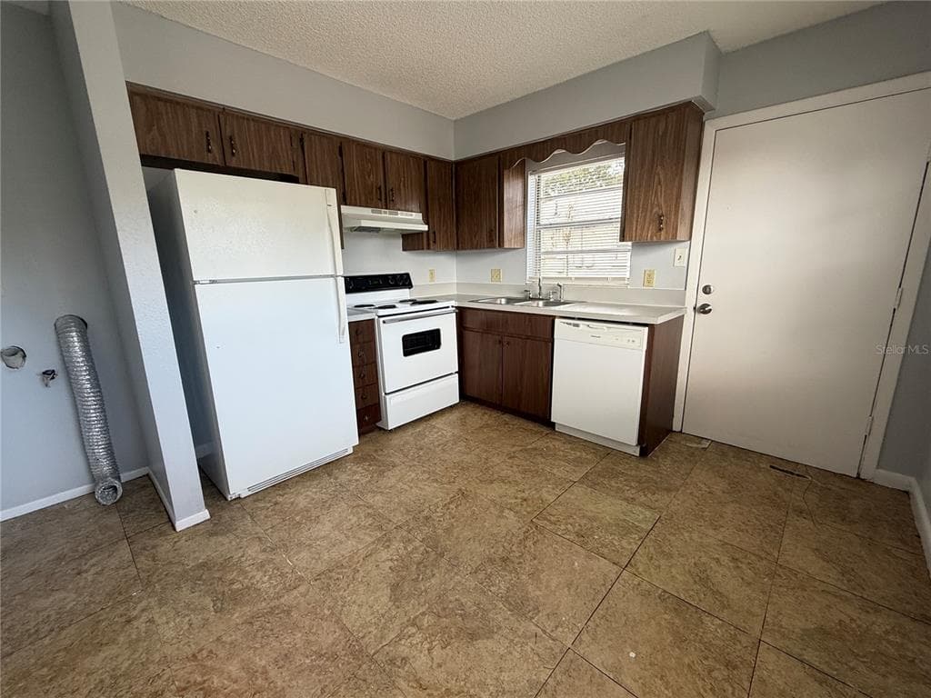 2463 AVENUE C SW # A, WINTER HAVEN, FL 33880 — zdjęcie 3