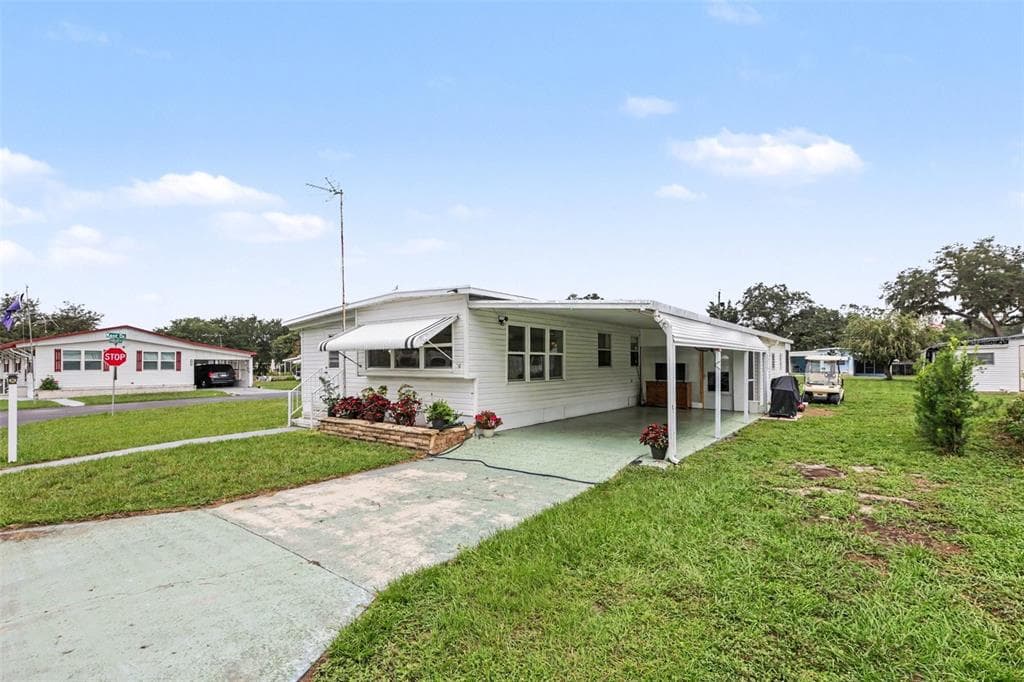 37249 HAMMOND DRIVE, ZEPHYRHILLS, FL 33541