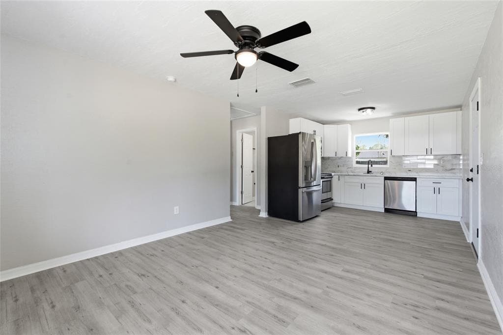 7100 13TH STREET N, ST PETERSBURG, FL 33702 — zdjęcie 5