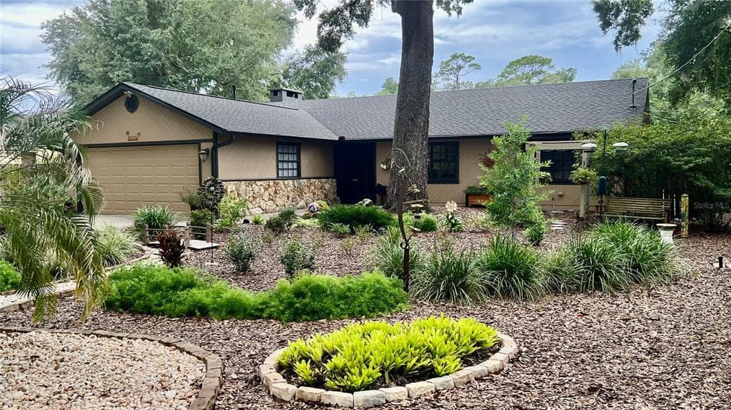 2115 SUZANNE DRIVE, MOUNT DORA, FL 32757