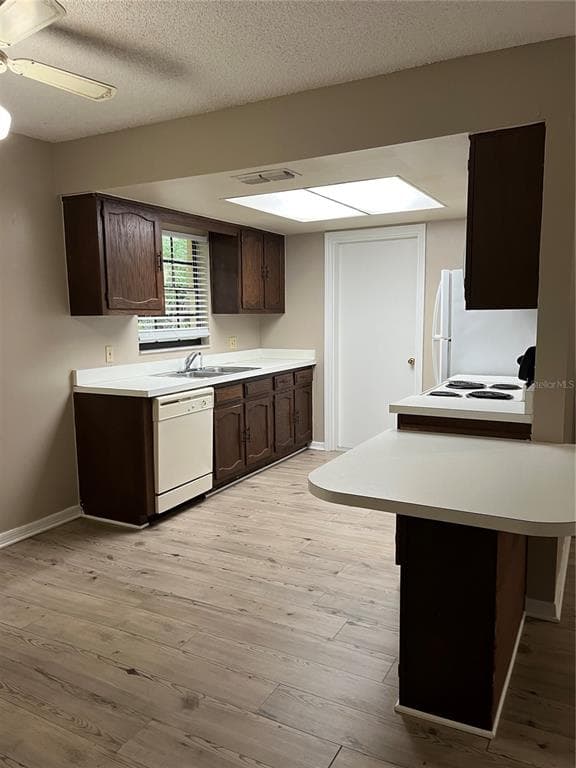 1506 E 1ST AVENUE, MOUNT DORA, FL 32757 — zdjęcie 4