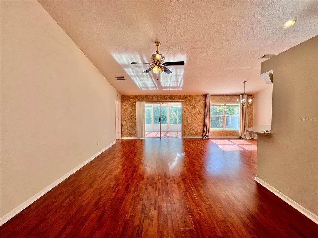 30728 IVERSON DRIVE, WESLEY CHAPEL, FL 33543 — zdjęcie 4