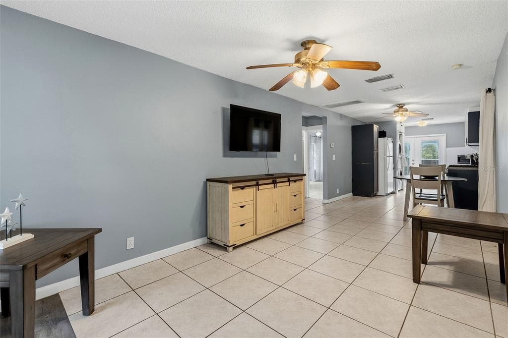 1171 HIGHLAND COURT N, ST PETERSBURG, FL 33701 — zdjęcie 4