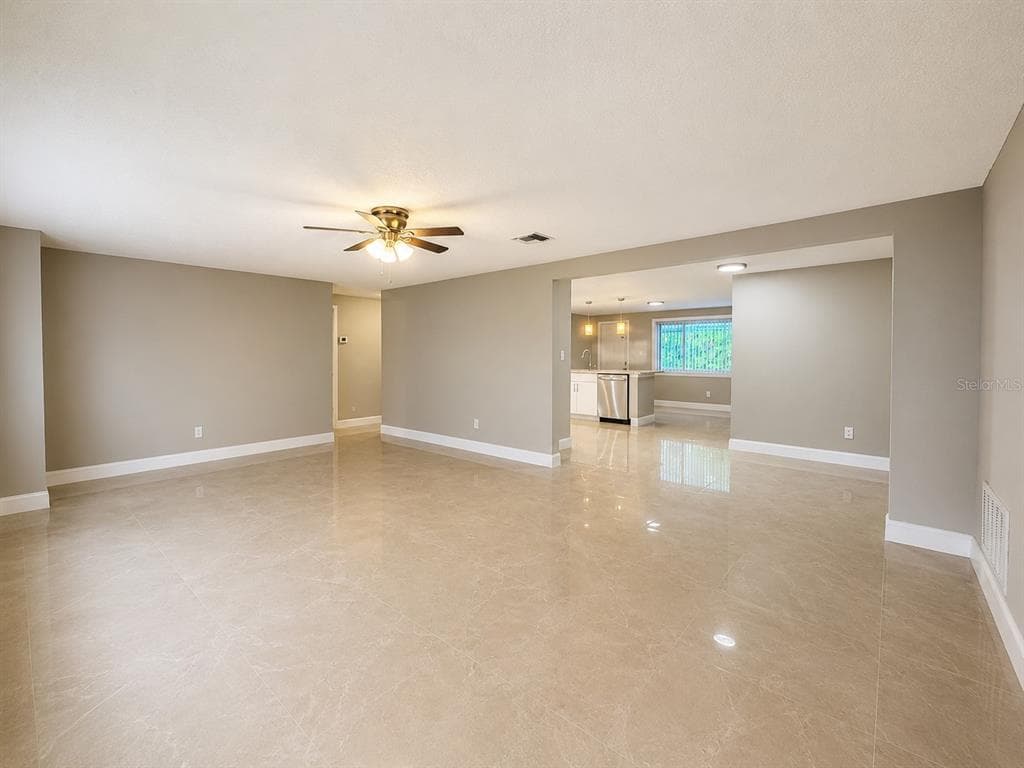 5419 DENVER STREET NE, ST PETERSBURG, FL 33703 — zdjęcie 2