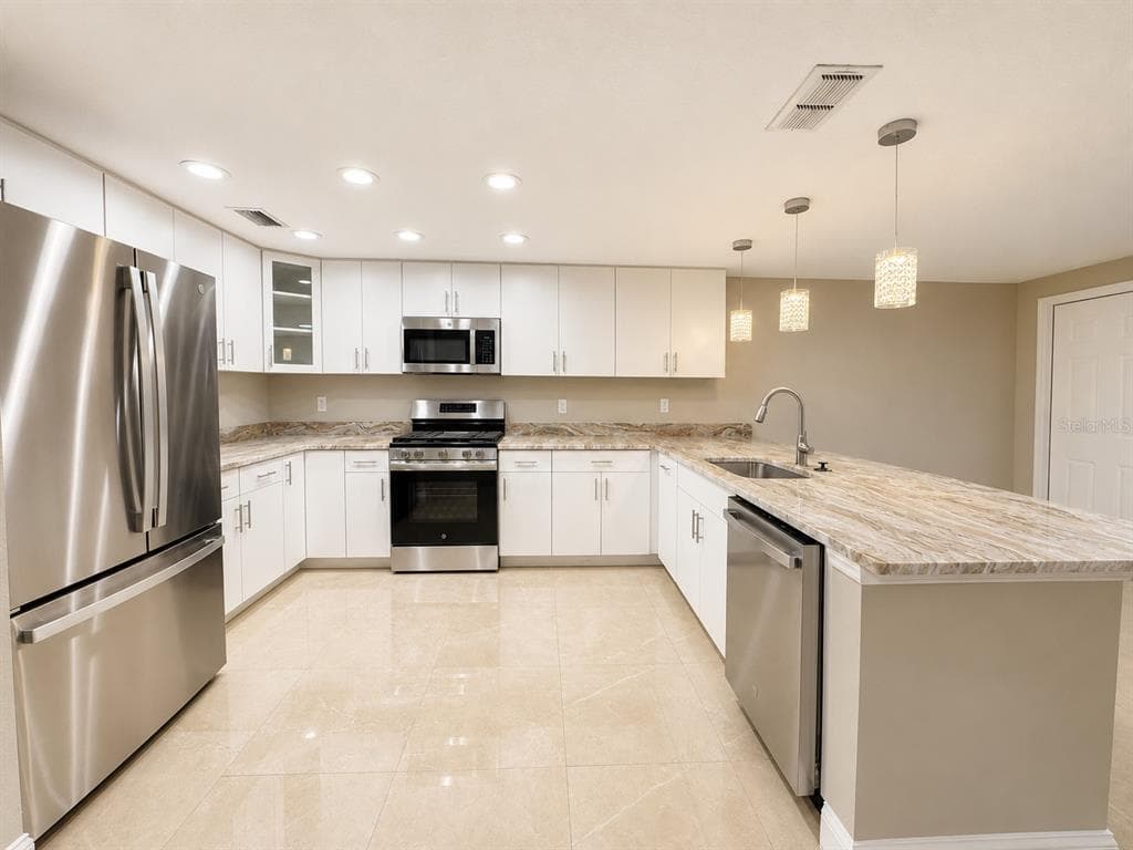 5419 DENVER STREET NE, ST PETERSBURG, FL 33703 — zdjęcie 3