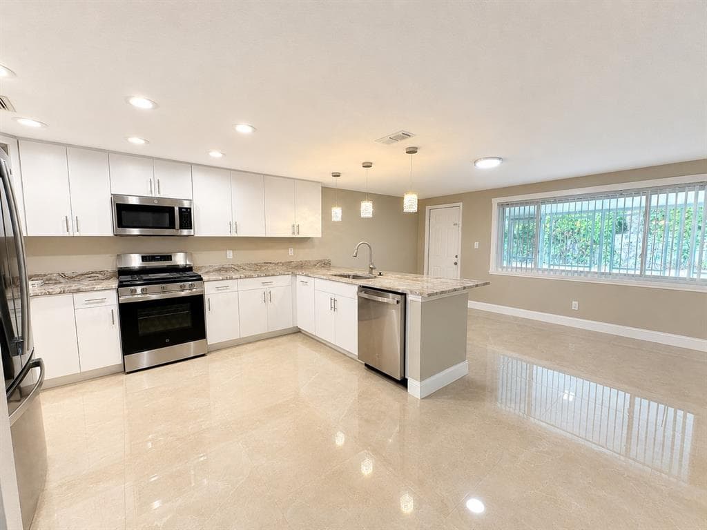 5419 DENVER STREET NE, ST PETERSBURG, FL 33703 — zdjęcie 4
