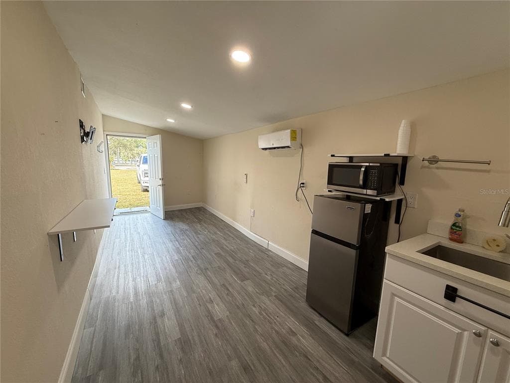 5620 1ST STREET # rear, ZEPHYRHILLS, FL 33542 — zdjęcie 4