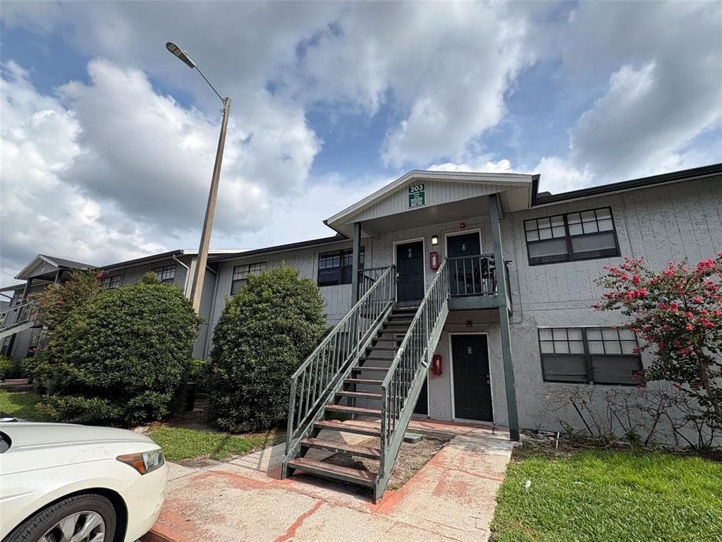203 POINSETTIA PINE COURT # 102, TAMPA, FL 33612