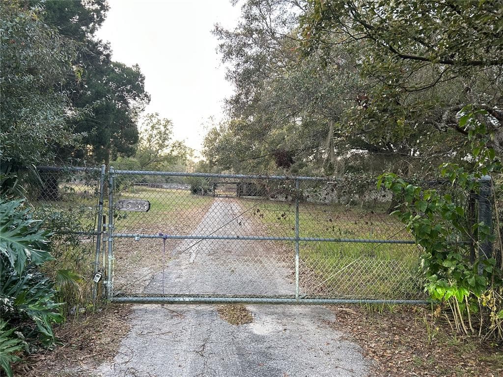 3633 APFEL ROAD, WESLEY CHAPEL, FL 33543