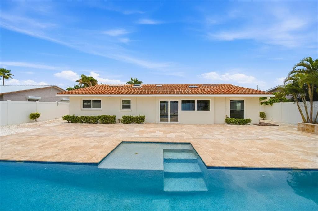 230 N TESSIER DRIVE, ST PETE BEACH, FL 33706 — zdjęcie 2