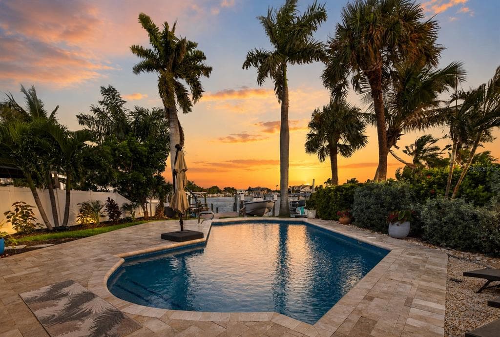 8009 13TH AVENUE S, ST PETERSBURG, FL 33707