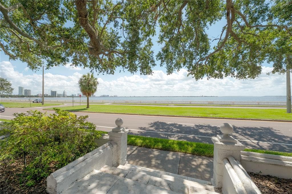 3325 BAYSHORE BOULEVARD # A17, TAMPA, FL 33629