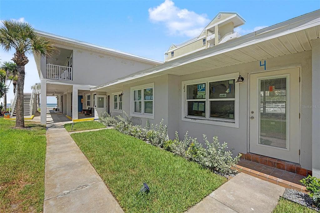 16850 GULF BOULEVARD # 4, NORTH REDINGTON BEACH, FL 33708