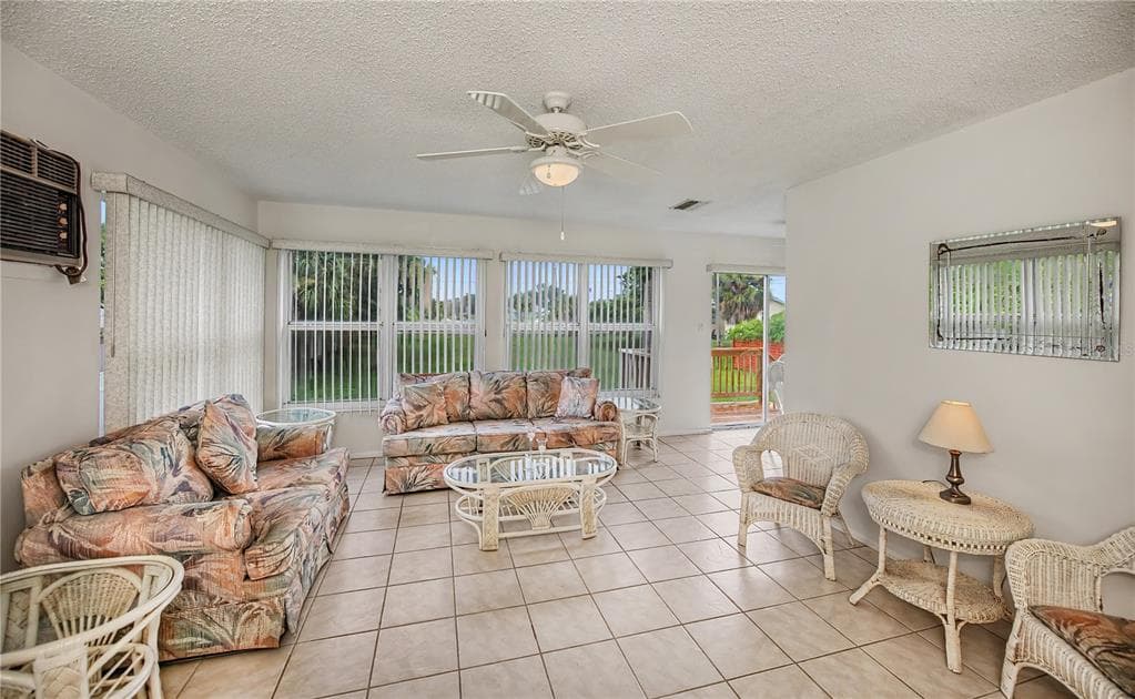 2828 MAGNOLIA WAY, PUNTA GORDA, FL 33950 — zdjęcie 3