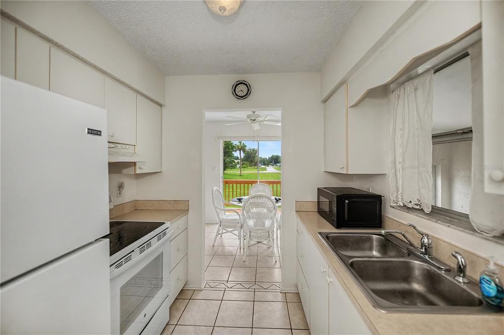 2828 MAGNOLIA WAY, PUNTA GORDA, FL 33950 — zdjęcie 4