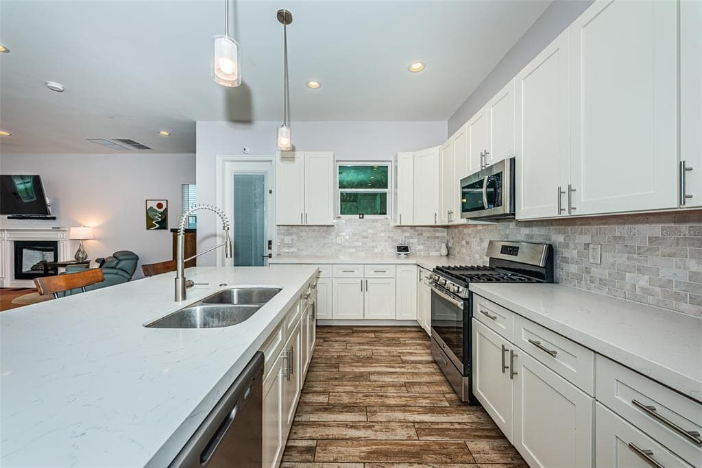 2430 6TH AVENUE N, ST PETERSBURG, FL 33713 — zdjęcie 3
