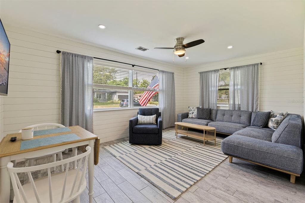 1317 ESSEX DRIVE N, ST PETERSBURG, FL 33710 — zdjęcie 3