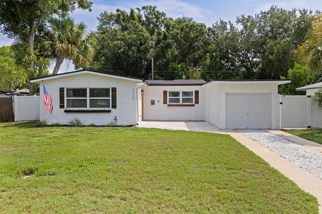 1317 ESSEX DRIVE N, ST PETERSBURG, FL 33710