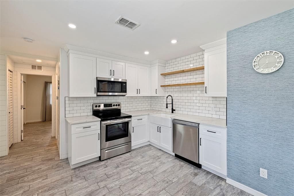 1317 ESSEX DRIVE N, ST PETERSBURG, FL 33710 — zdjęcie 5