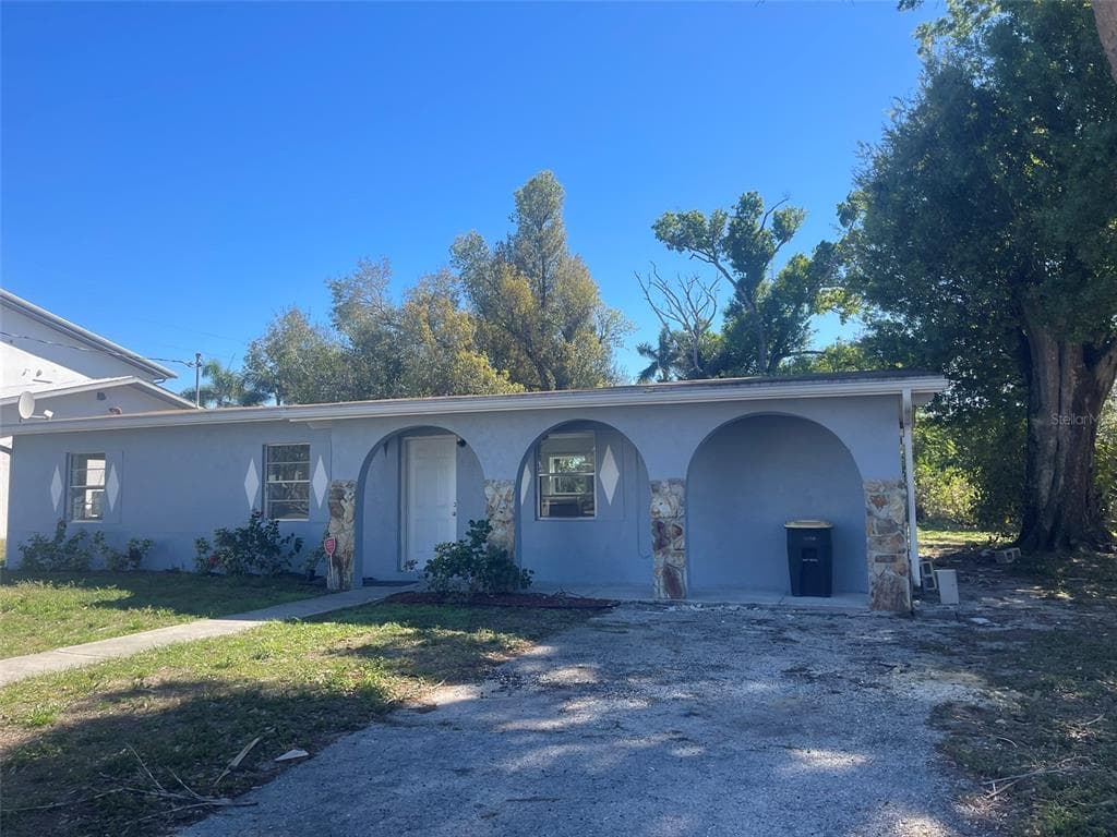 525 E HELEN AVENUE, PUNTA GORDA, FL 33950 — zdjęcie 4