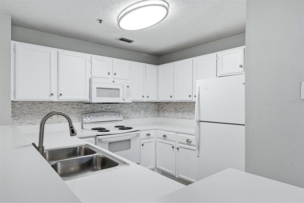 4057 CROCKERS LAKE BOULEVARD # 16, SARASOTA, FL 34238 — zdjęcie 3